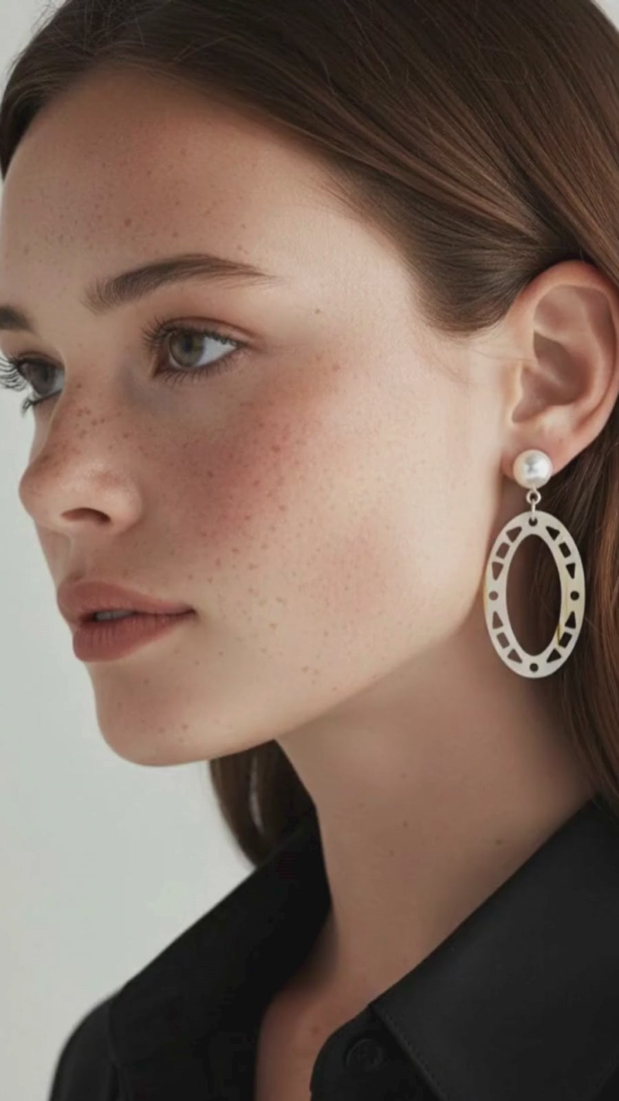 Mother of Pearl Flow Oval Cutout Earrings